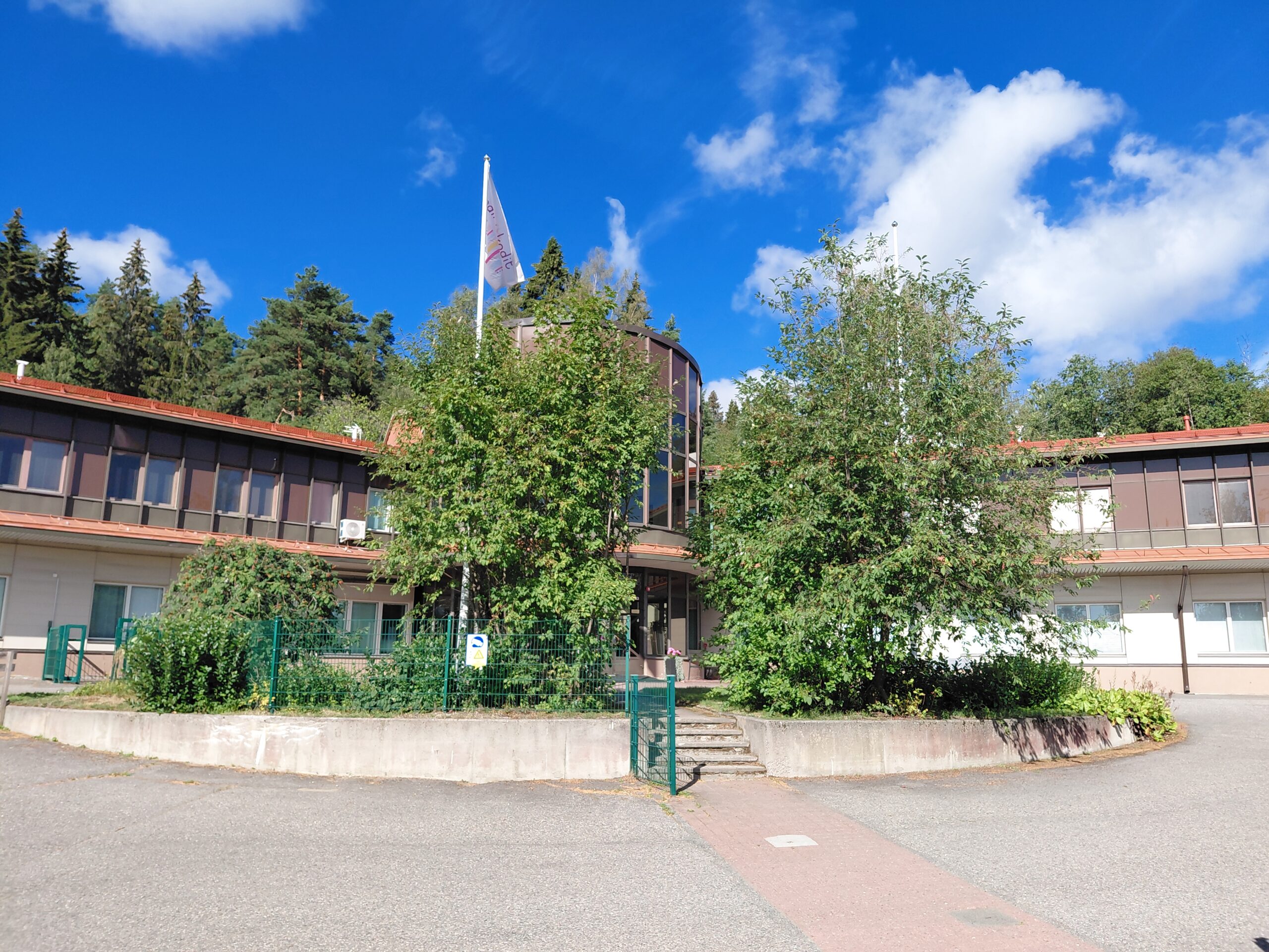 Mainiokoti Puijon etupiha