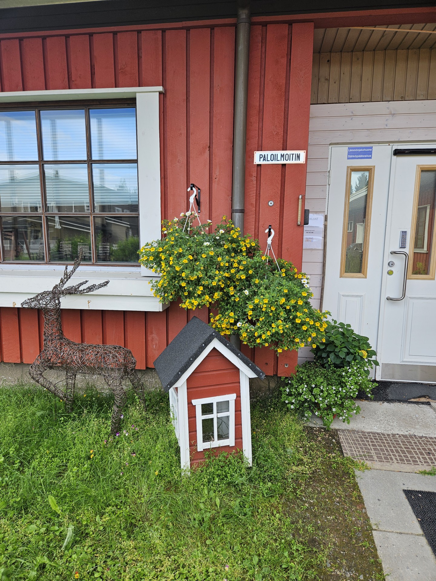 Mainiokoti Seutulan pääovi