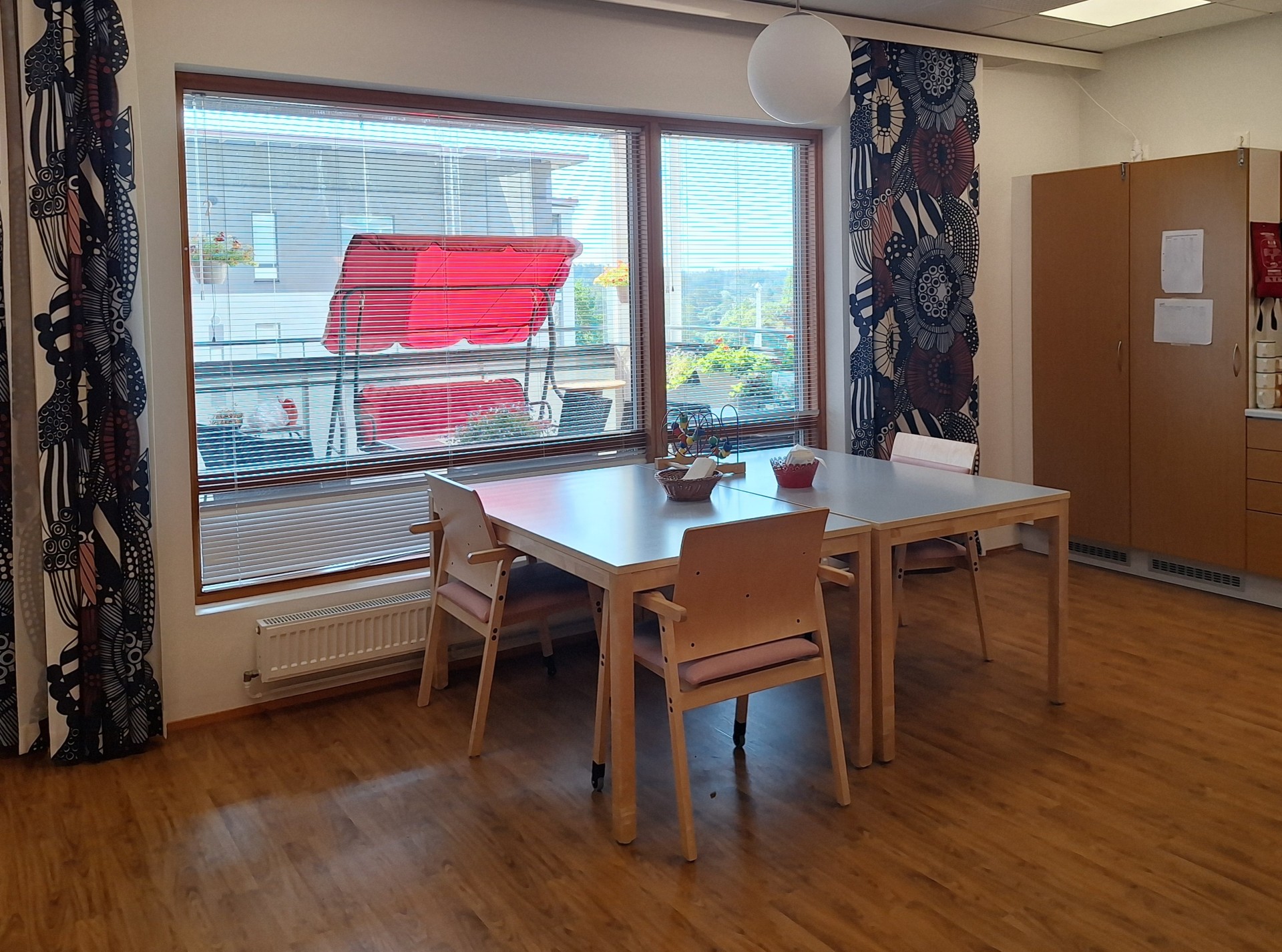 Mainikoti Kustaan ruokailutila