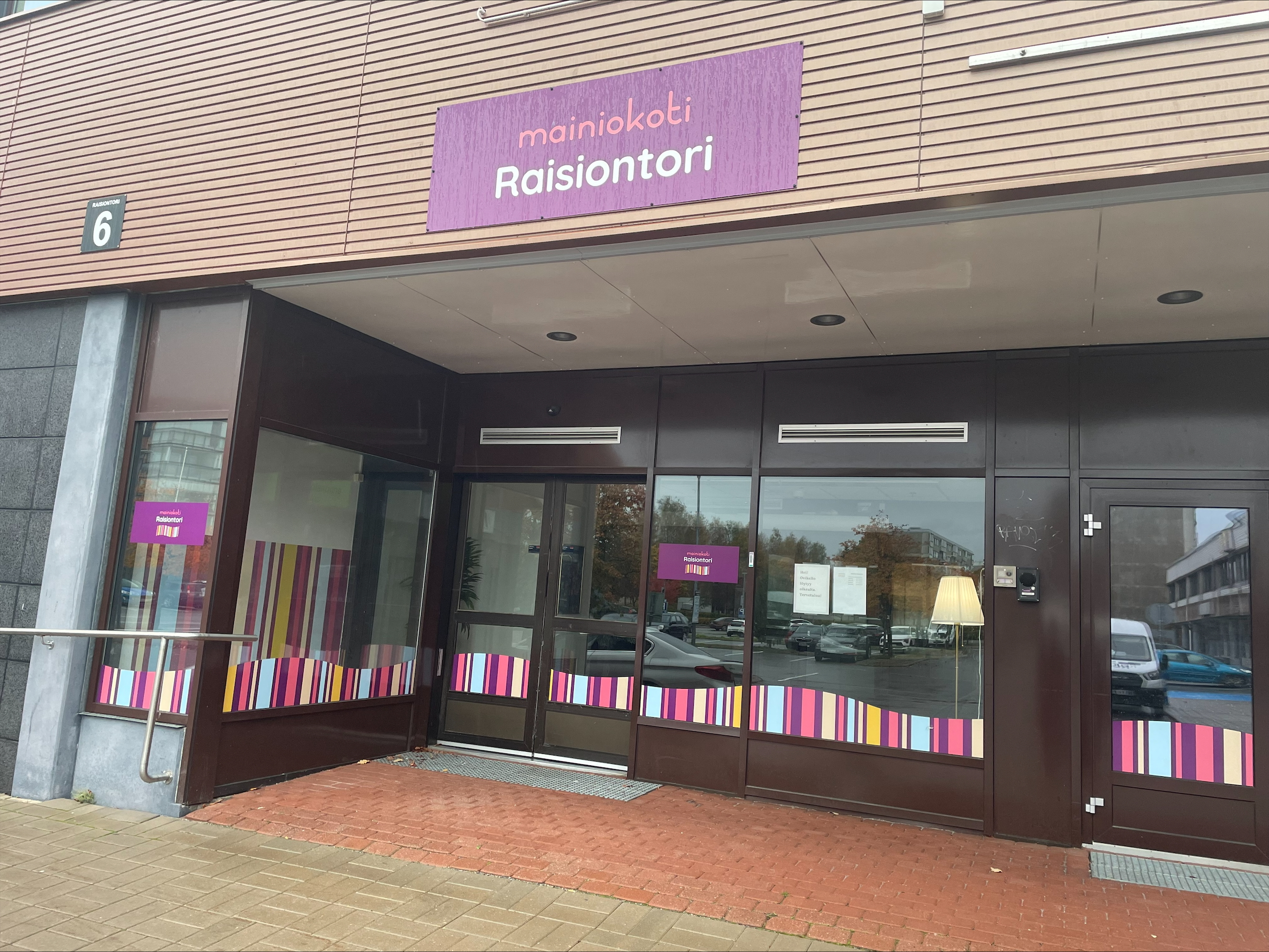 Mainiokoti Raisiontorin sisäänkäynti