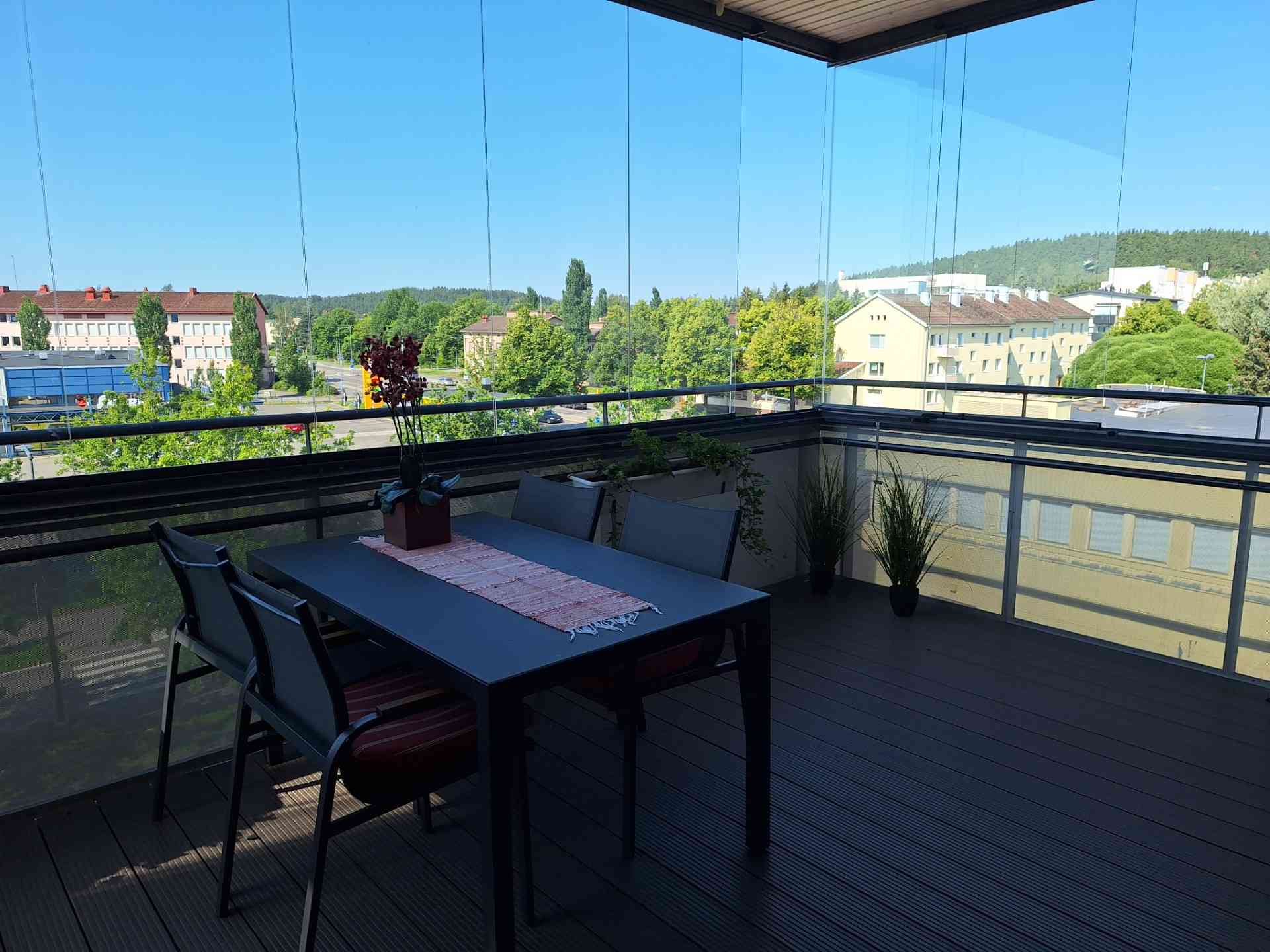 Mainiokoti Kustaan parveke